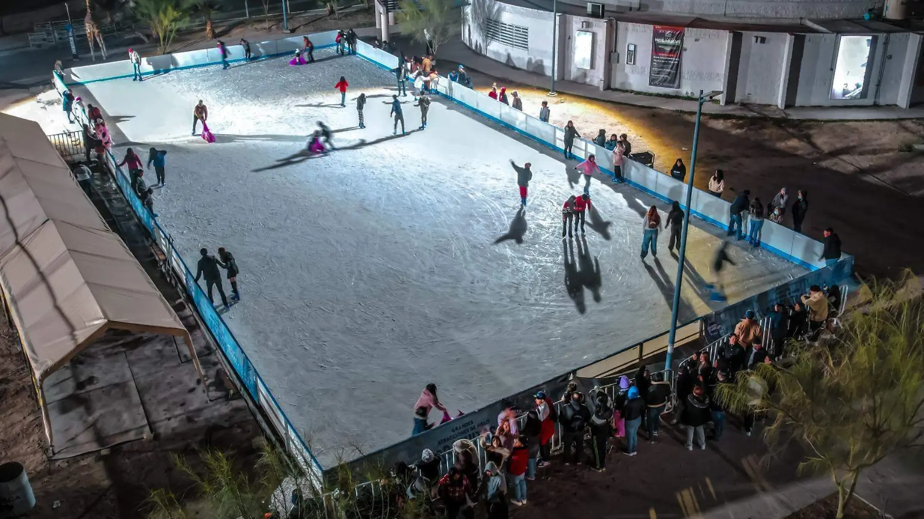 Pista hielo Parque Central